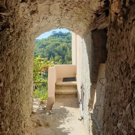 Maison De Village Avec Piscine Au-Dessus Des Cinque Terre Madonna del Trezzo Exterior photo